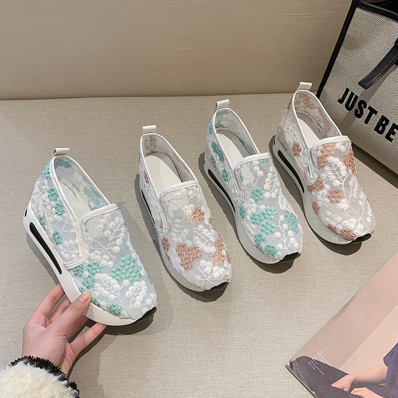 Damen Slip-On Sneaker mit modischem Blumenmusterdetail und bequemer Sohle Heidi Mode - Image 2