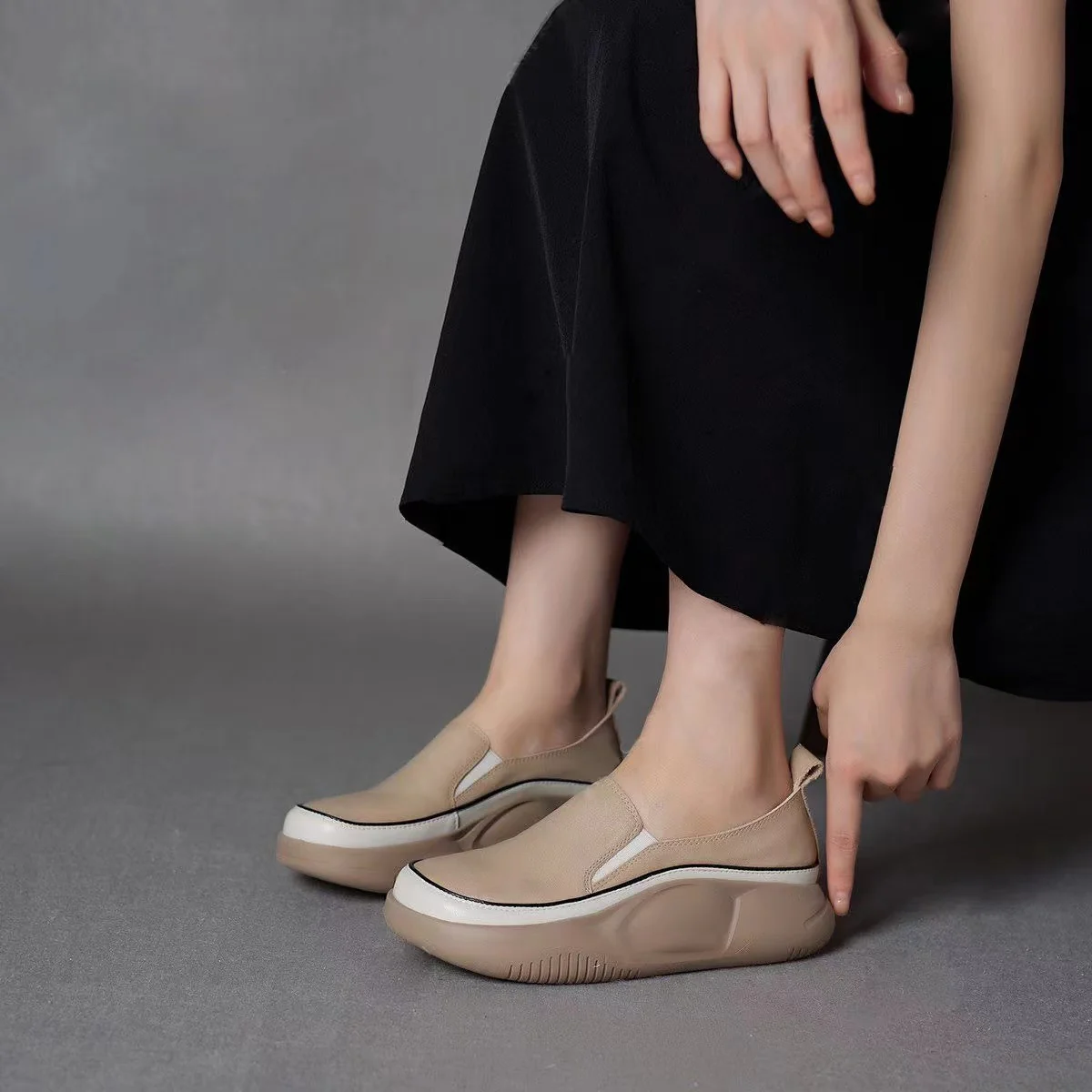 Damen Slip-On Sneakers mit ergonomischem Design und strukturiertem Obermaterial Heidi Mode - Image 8