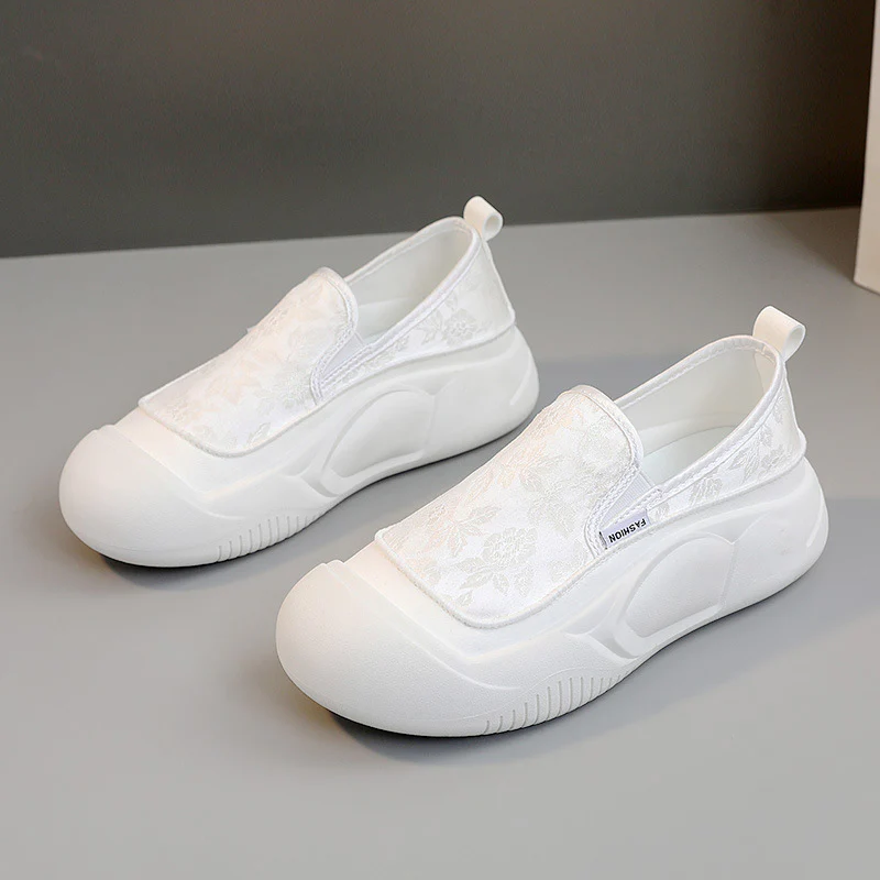 Damen Slip-On Sneakers mit floralem Design und rutschfester Sohle Heidi Mode - Image 8