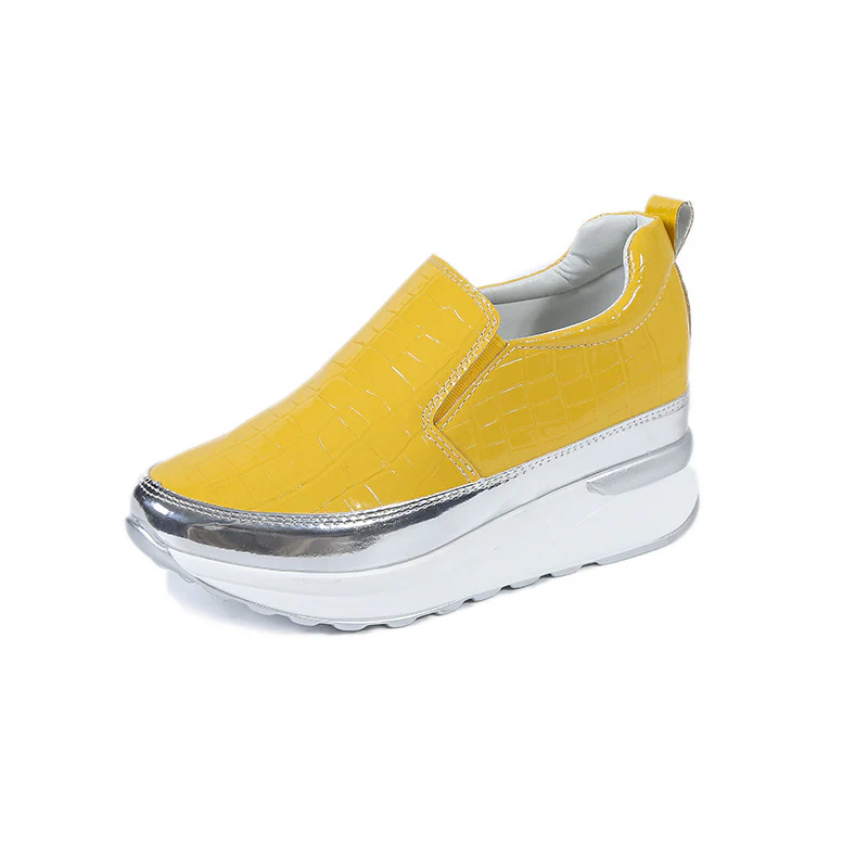 Damen Slip-On Sneakers mit modernem Lackleder und trendigem Metallic-Detail Heidi Mode - Image 6