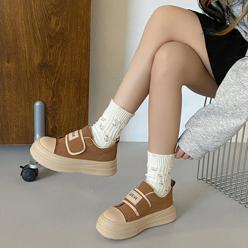 Damen Slip-On Sneakers mit praktischen Klettverschlüssen und komfortabler Sohle Heidi Mode - Image 3