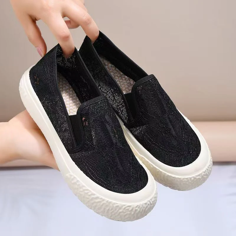 Damen Slip-On Sneakers mit zarter Spitze und rutschfester Sohle Heidi Mode - Image 3
