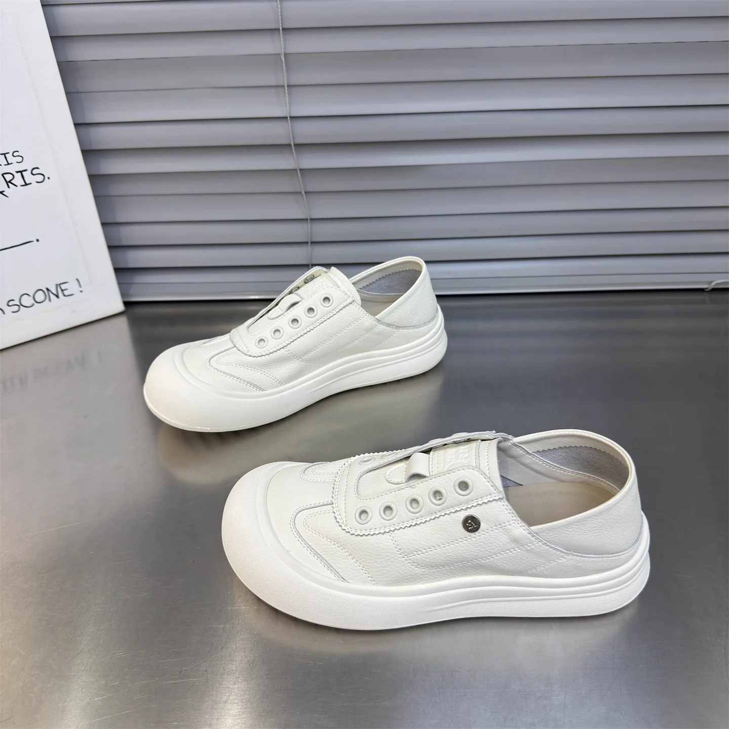 Damen Slipper mit praktischem Klettverschluss und modernem Design Heidi Mode - Image 4