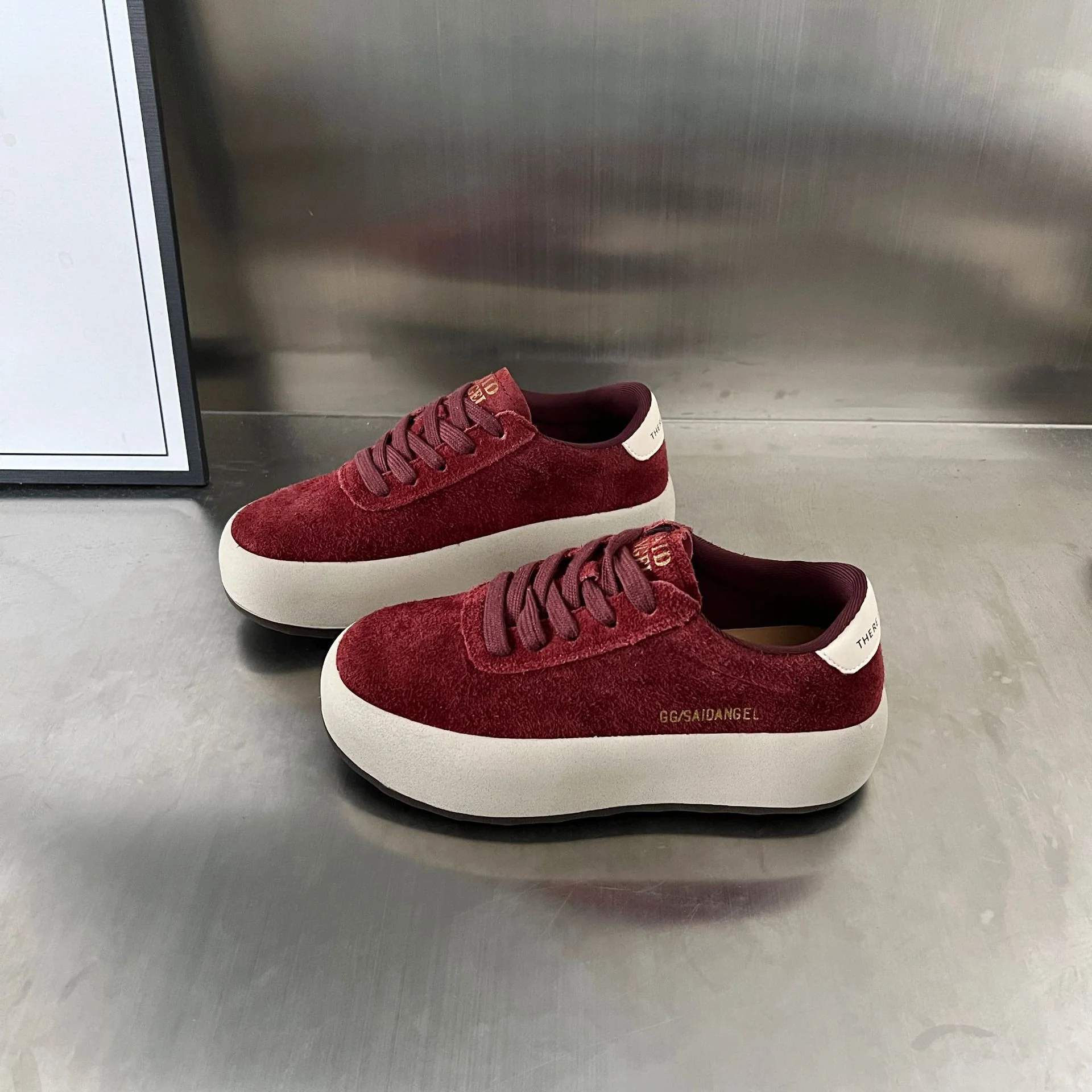 Damen Sneaker aus hochwertigem Wildleder mit dämpfender Sohle Heidi Mode - Image 6