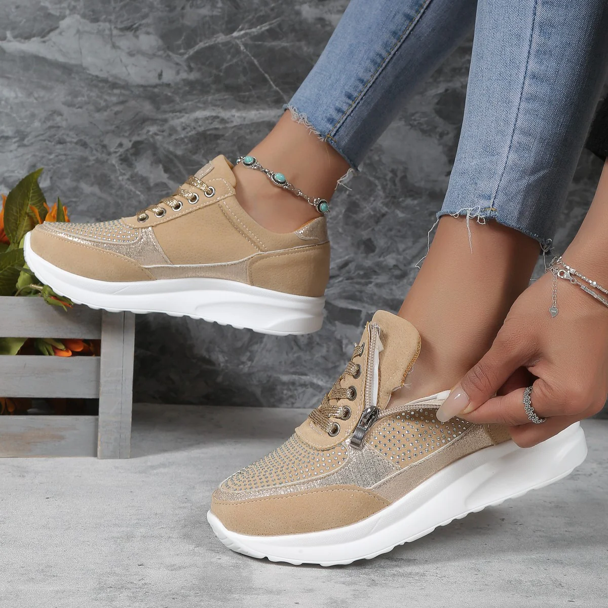 Damen Sneaker mit dekorativem Strass und praktischem Reißverschluss Heidi Mode - Image 3