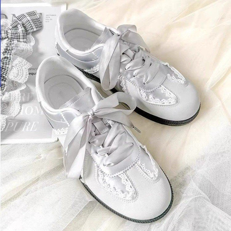 Damen Sneaker mit dekorativer Spitzenapplikation Heidi Mode - Image 4