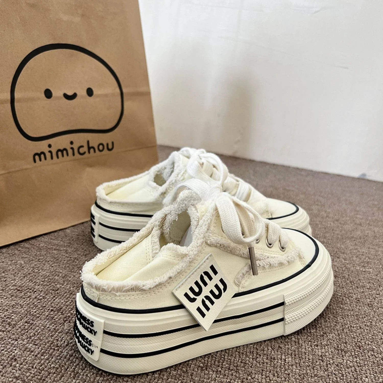 Damen Sneaker mit flauschiger Oberflächenstruktur und trendiger Blocksohle Heidi Mode - Image 3
