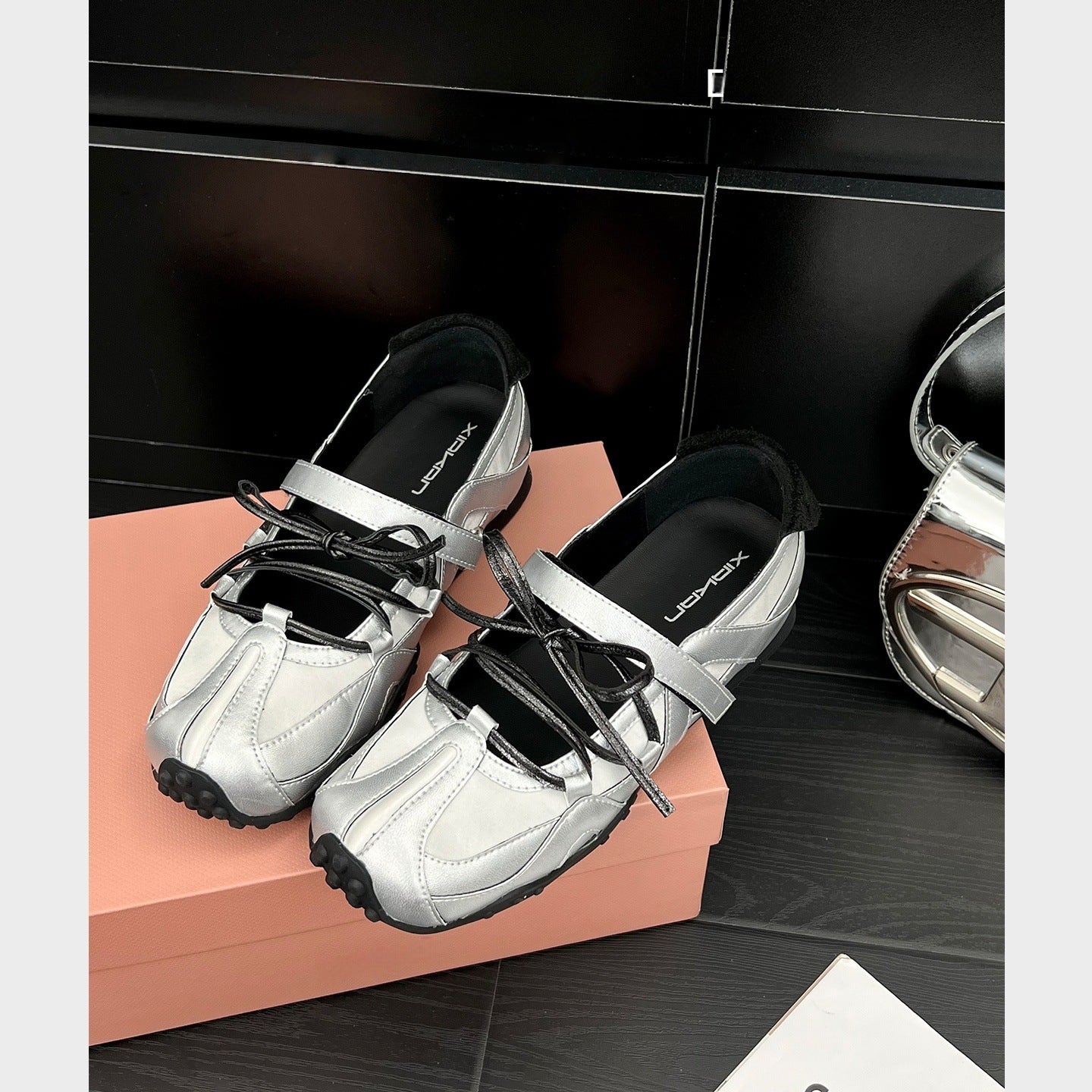 Damen Sneaker mit flexiblem Schnürsystem und atmungsaktivem Obermaterial Heidi Mode - Image 2