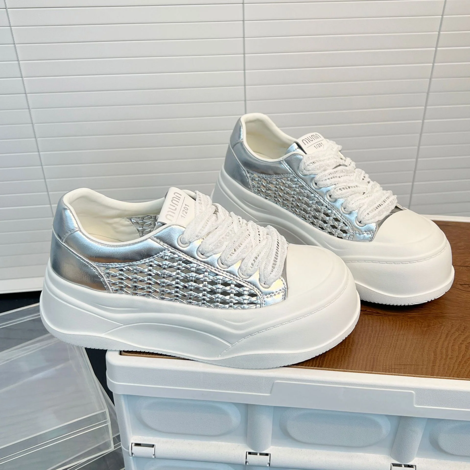 Damen Sneaker mit luftiger Netzstruktur und bequemer Plateausohle Heidi Mode - Image 4
