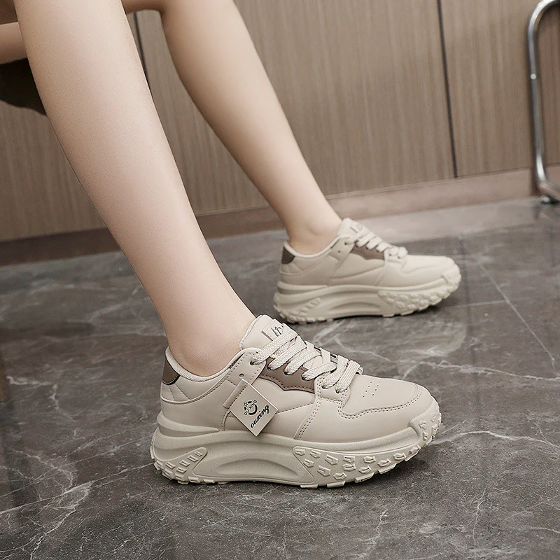 Damen Sneaker mit sportivem Design und rutschfester Sohle Heidi Mode - Image 3