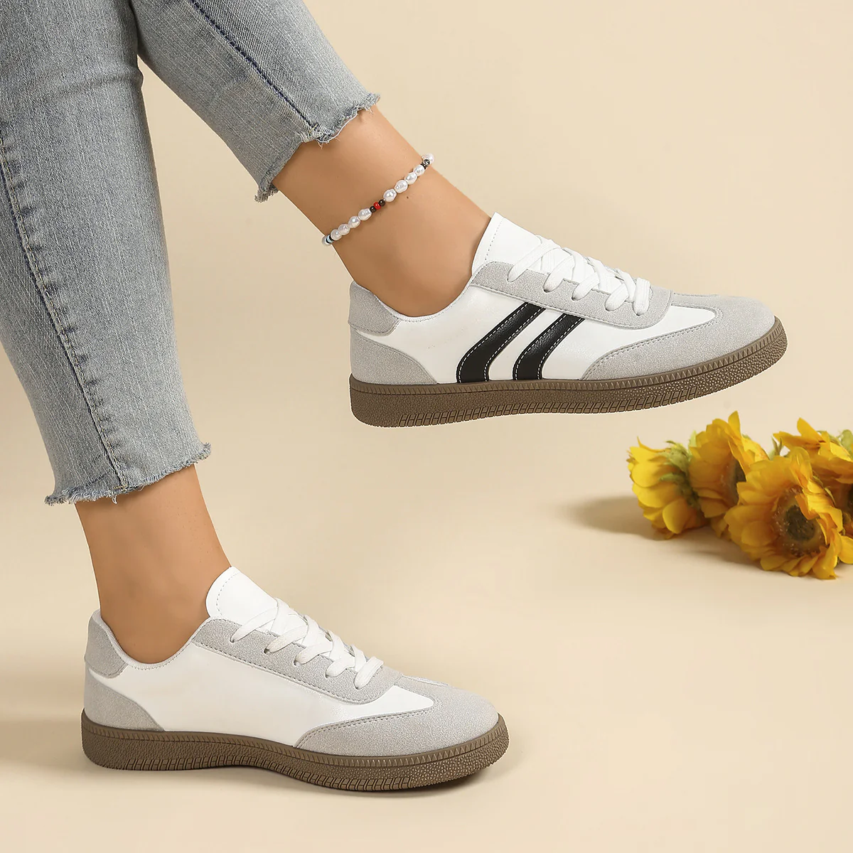 Damen Sneaker mit sportlichem Design und atmungsaktiver Oberfläche Heidi Mode - Image 2