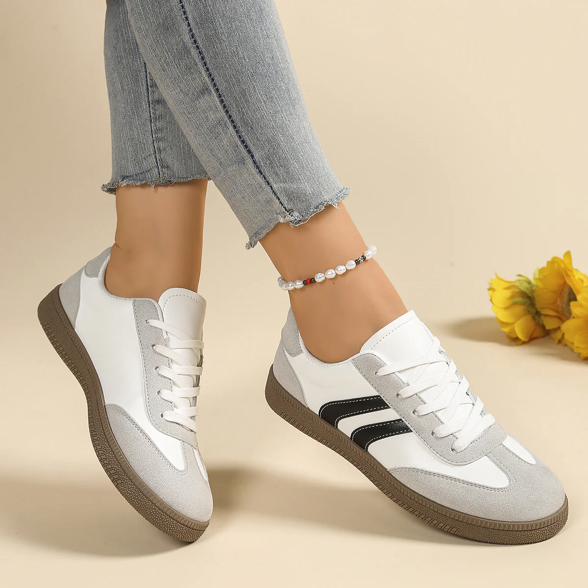Damen Sneaker mit sportlichem Design und atmungsaktiver Oberfläche Heidi Mode - Image 3
