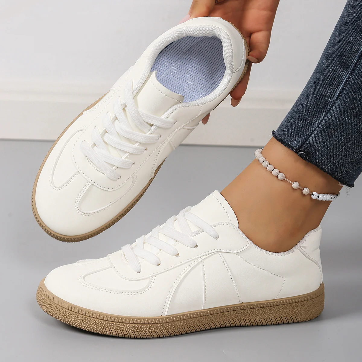 Damen Sneaker mit sportlichem Design und strapazierfähiger Gummisohle Heidi Mode - Image 4