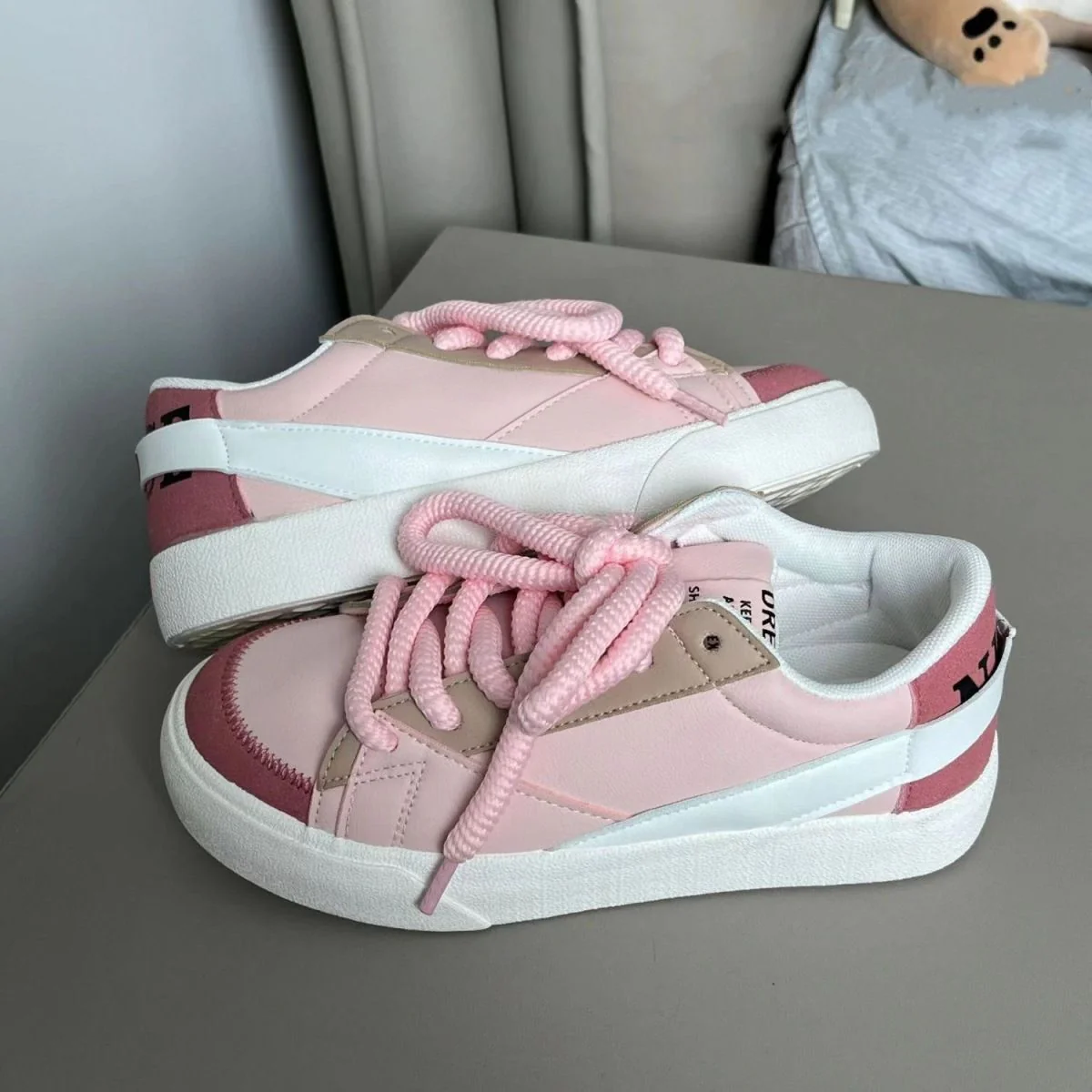 Damen Sneaker mit strapazierfähigem Obermaterial und modischem Design Heidi Mode - Image 4