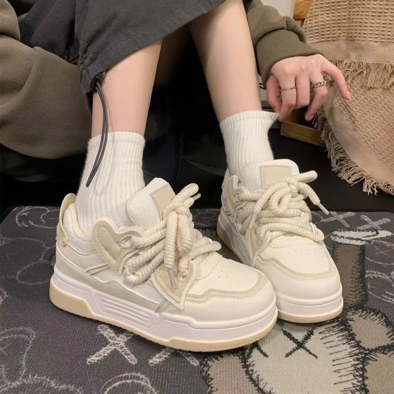 Damen Sneaker mit stylischem Design und komfortabler Passform Heidi Mode - Image 2
