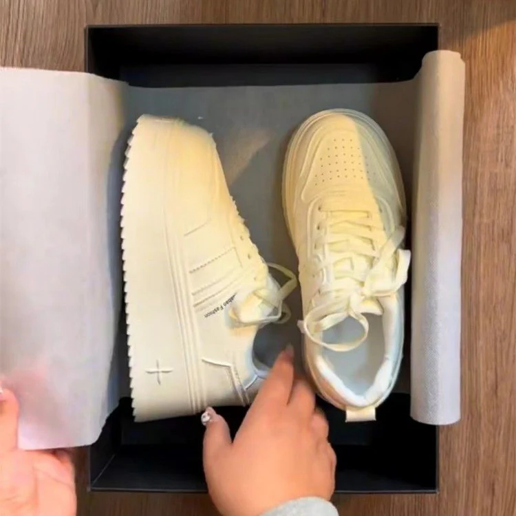 Damen Sneaker mit trendigem, strukturiertem Obermaterial und komfortabler Laufsohle Heidi Mode - Image 3