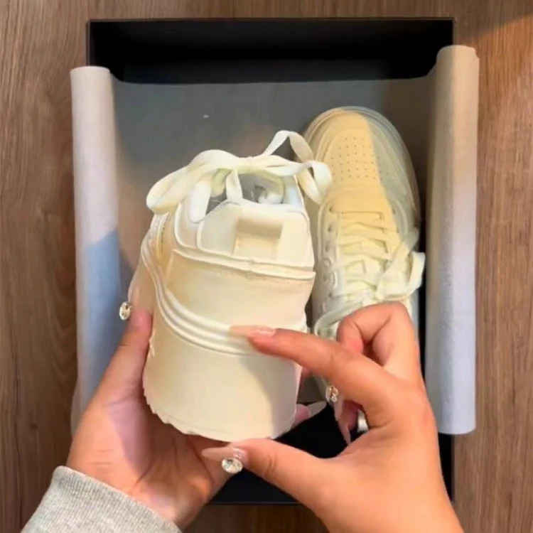 Damen Sneaker mit trendigem, strukturiertem Obermaterial und komfortabler Laufsohle Heidi Mode - Image 4