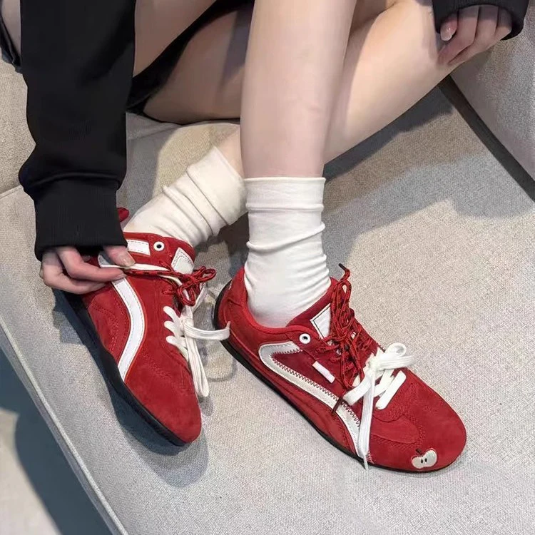 Damen Sneaker mit verspieltem Applikationsdesign und atmungsaktivem Obermaterial Heidi Mode - Image 2