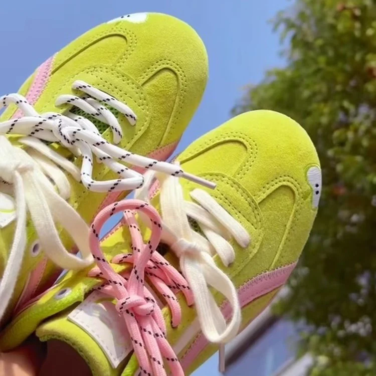Damen Sneaker mit verspieltem Applikationsdesign und atmungsaktivem Obermaterial Heidi Mode - Image 4