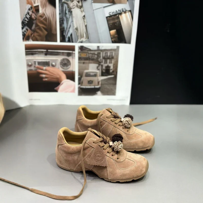 Damen Sneaker mit verspieltem Pompon-Detail und atmungsaktivem Obermaterial Heidi Mode - Image 6