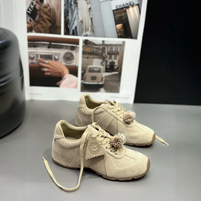 Damen Sneaker mit verspieltem Pompon-Detail und atmungsaktivem Obermaterial Heidi Mode - Image 7