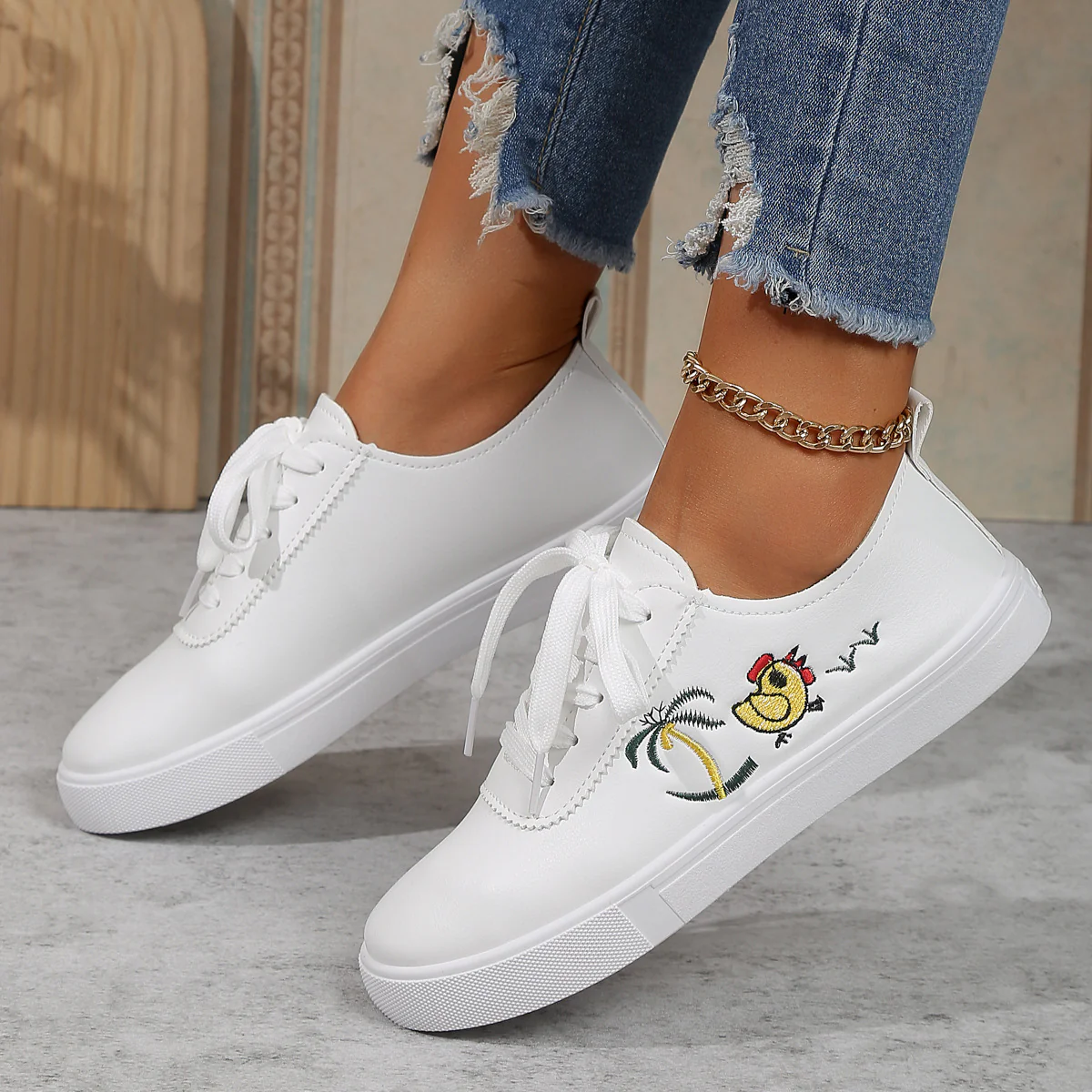Damen Sneaker mit verspieltem Stickmuster und bequemer Sohle Heidi Mode - Image 4
