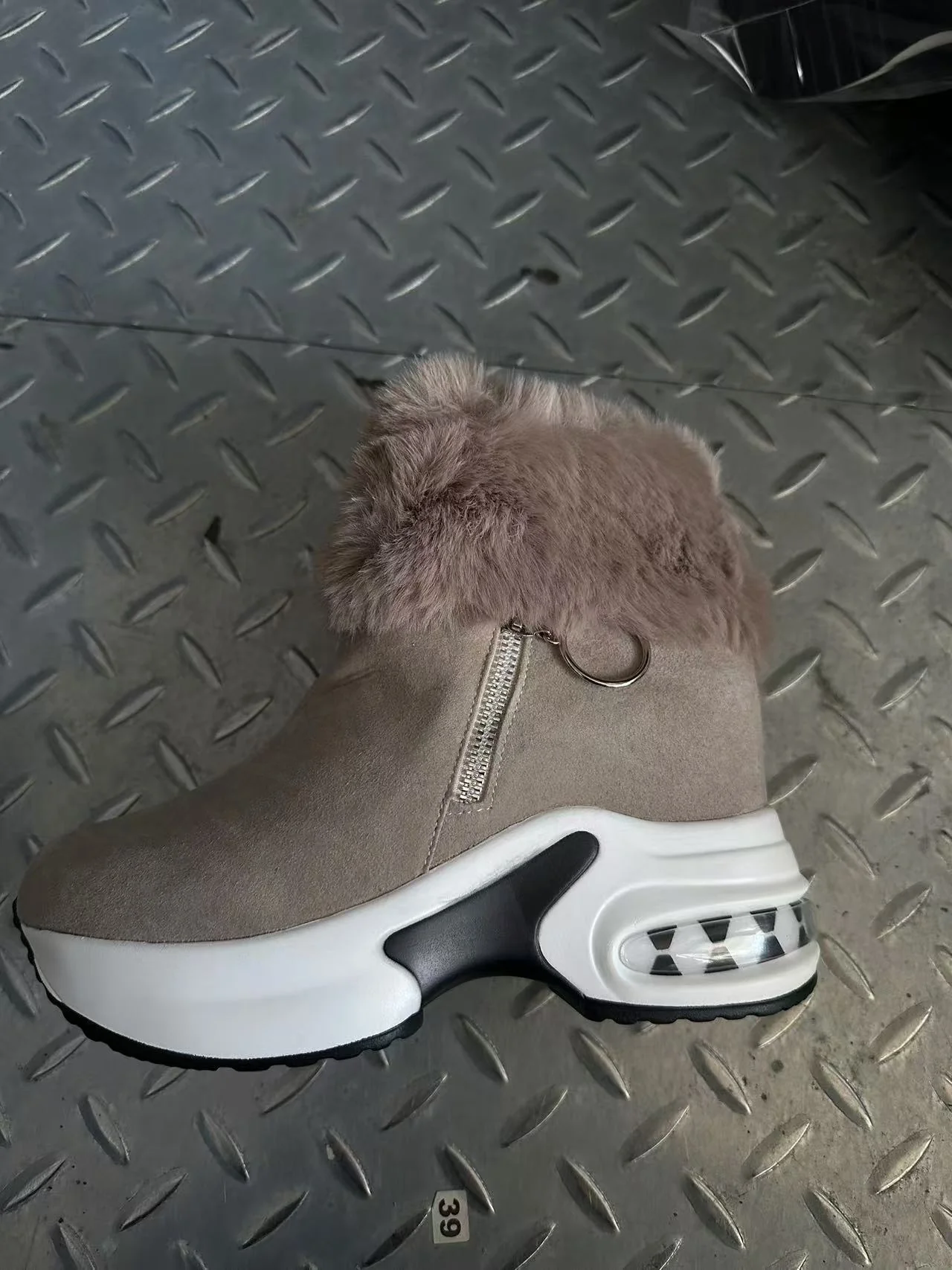 Damen Sneaker-Stiefel mit weichem Kunstfellkragen und trendigem Reißverschluss Heidi Mode - Image 6