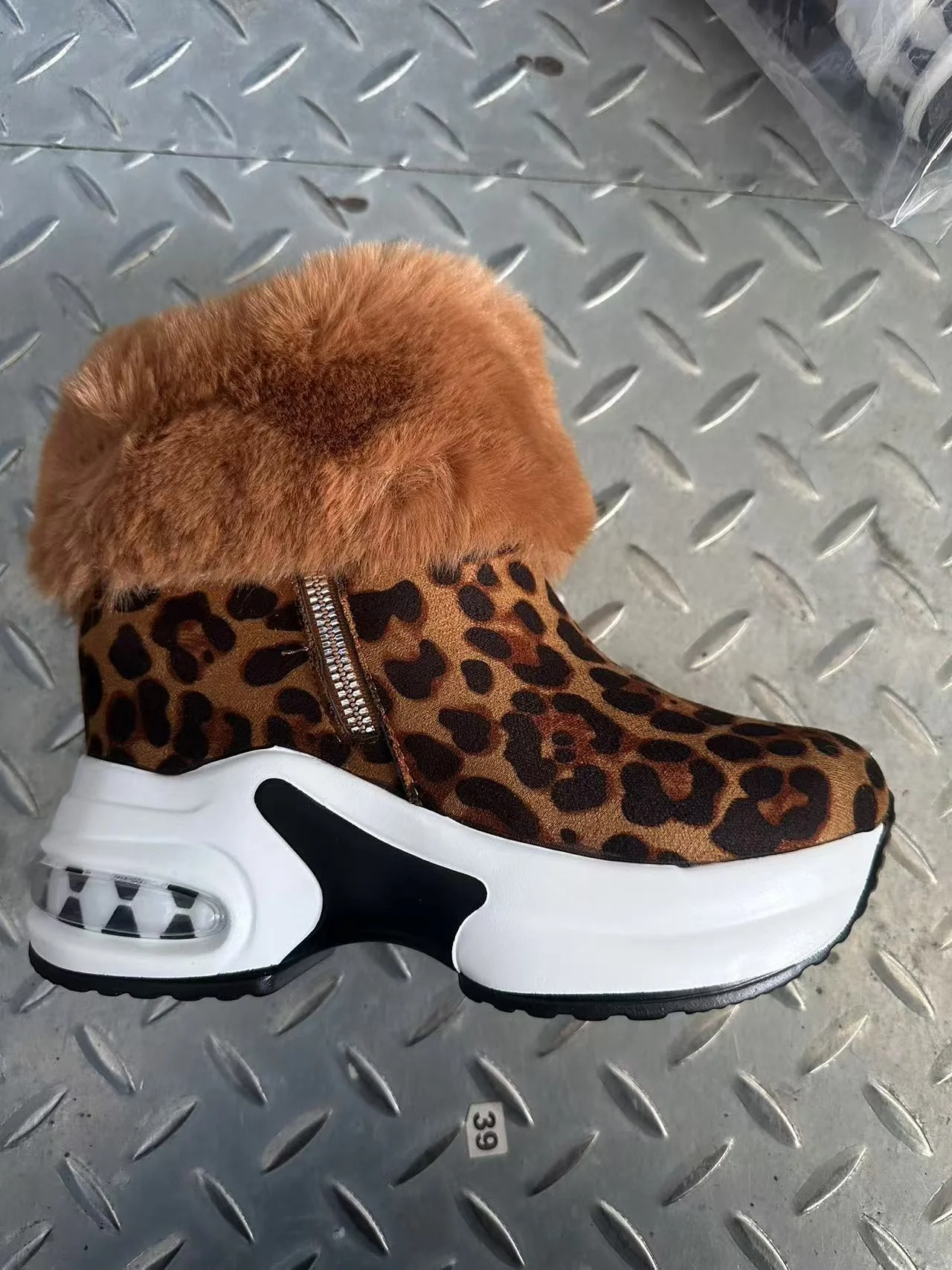 Damen Sneaker-Stiefel mit weichem Kunstfellkragen und trendigem Reißverschluss Heidi Mode - Image 7