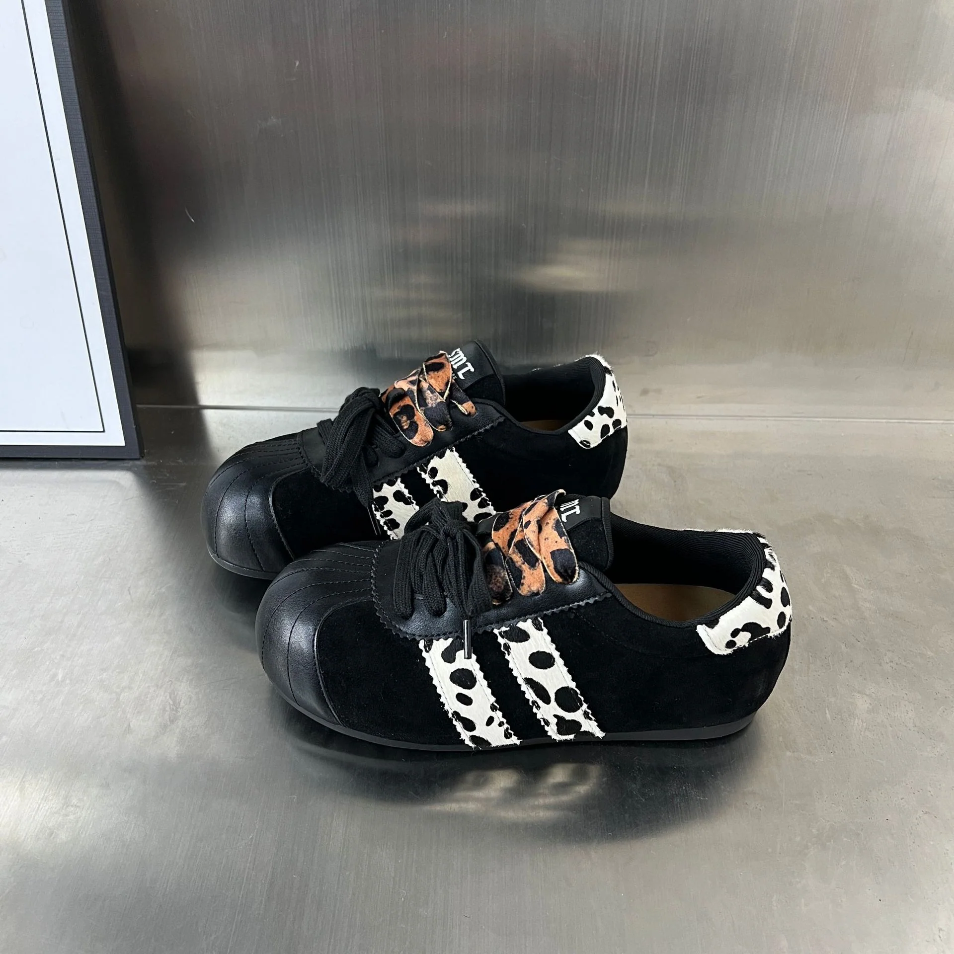 Damen Sneakers im angesagten Tierdruck-Design mit hochwertigem Wildleder und robustem Gummifußbett Heidi Mode - Image 7