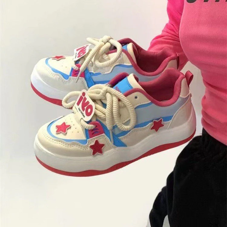 Damen Sneakers im kreativen Design mit bunten Sternapplikationen und dämpfender Sohle Heidi Mode - Image 3