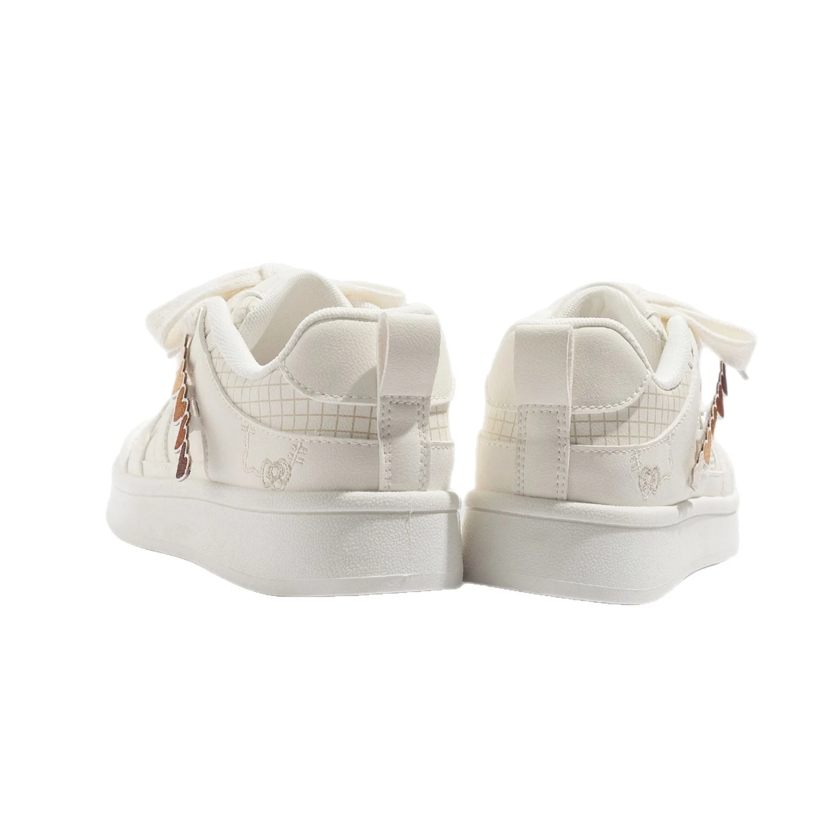 Damen Sneakers im modernen Design mit verspielten Herzmotiven Heidi Mode - Image 5