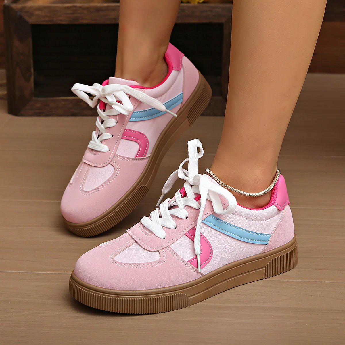 Damen Sneakers im modernen Design mit verstärktem Komfort und rutschfester Sohle Heidi Mode - Image 4