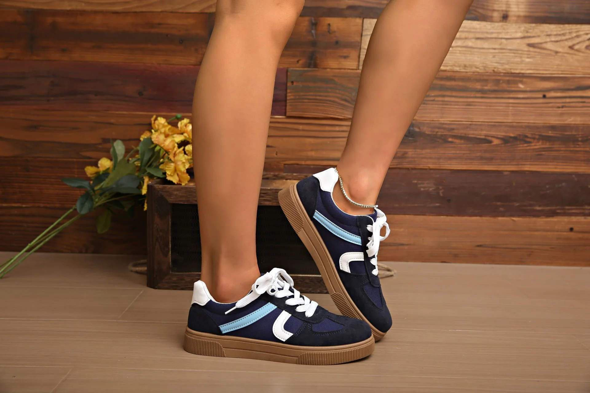 Damen Sneakers im modernen Design mit verstärktem Komfort und rutschfester Sohle Heidi Mode - Image 6