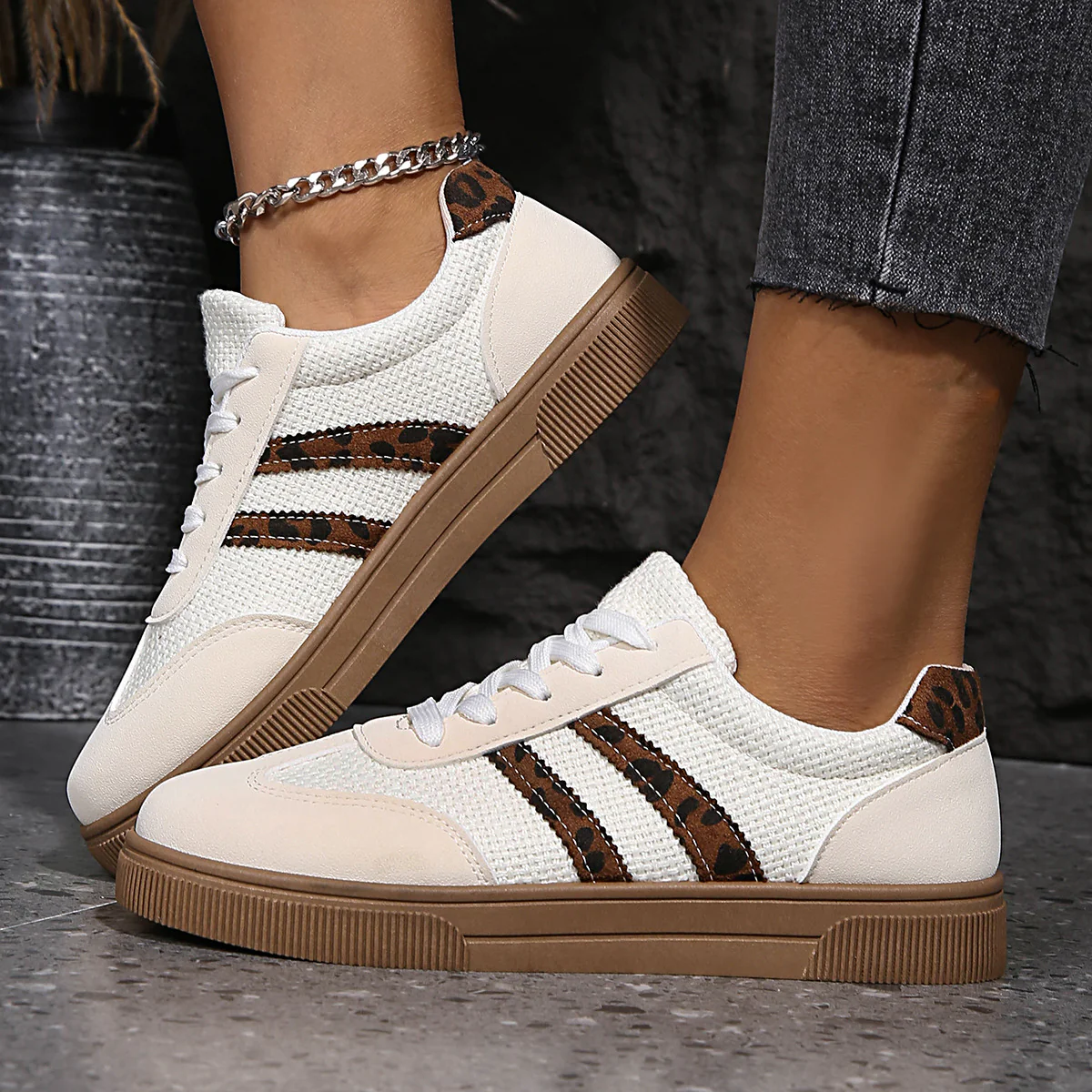 Damen Sneakers im modernen Sportdesign mit eleganten Akzenten Heidi Mode - Image 2