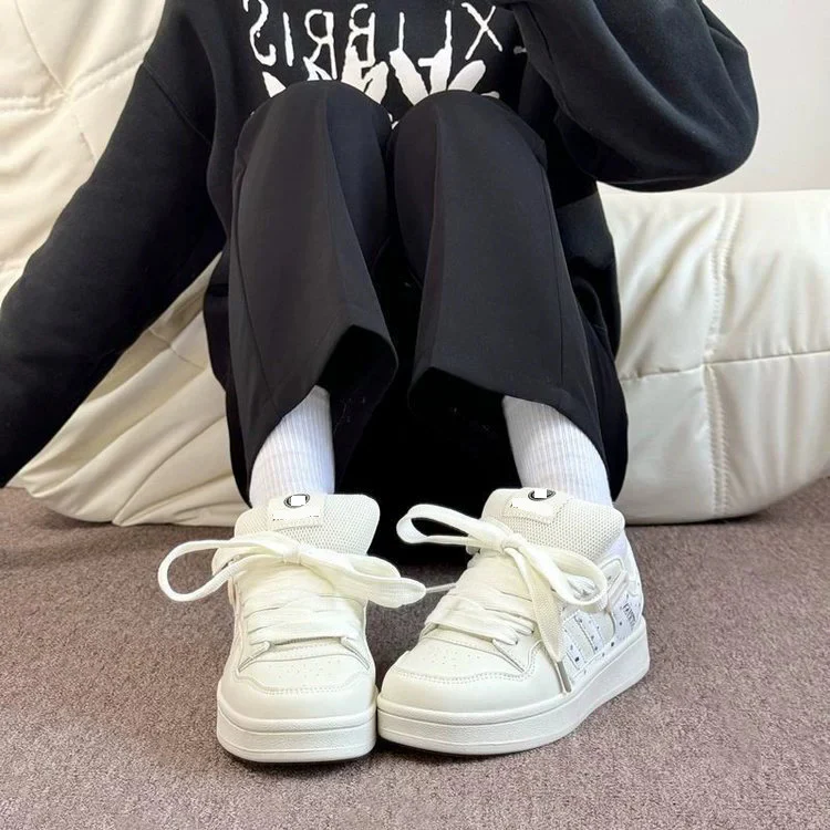 Damen Sneakers im modischen Retro-Stil mit strahlenden Akzenten Heidi Mode - Image 2