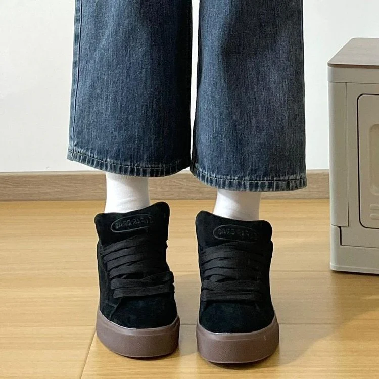 Damen Sneakers im sportiven Design mit weichem Veloursleder und modischen Akzenten Heidi Mode - Image 3
