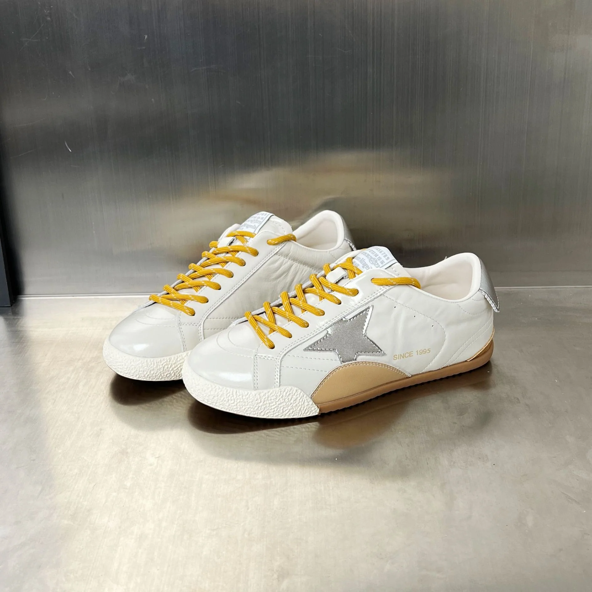 Damen Sneakers im sportlich-eleganten Design mit auffälligem Sternmotiv Heidi Mode - Image 7