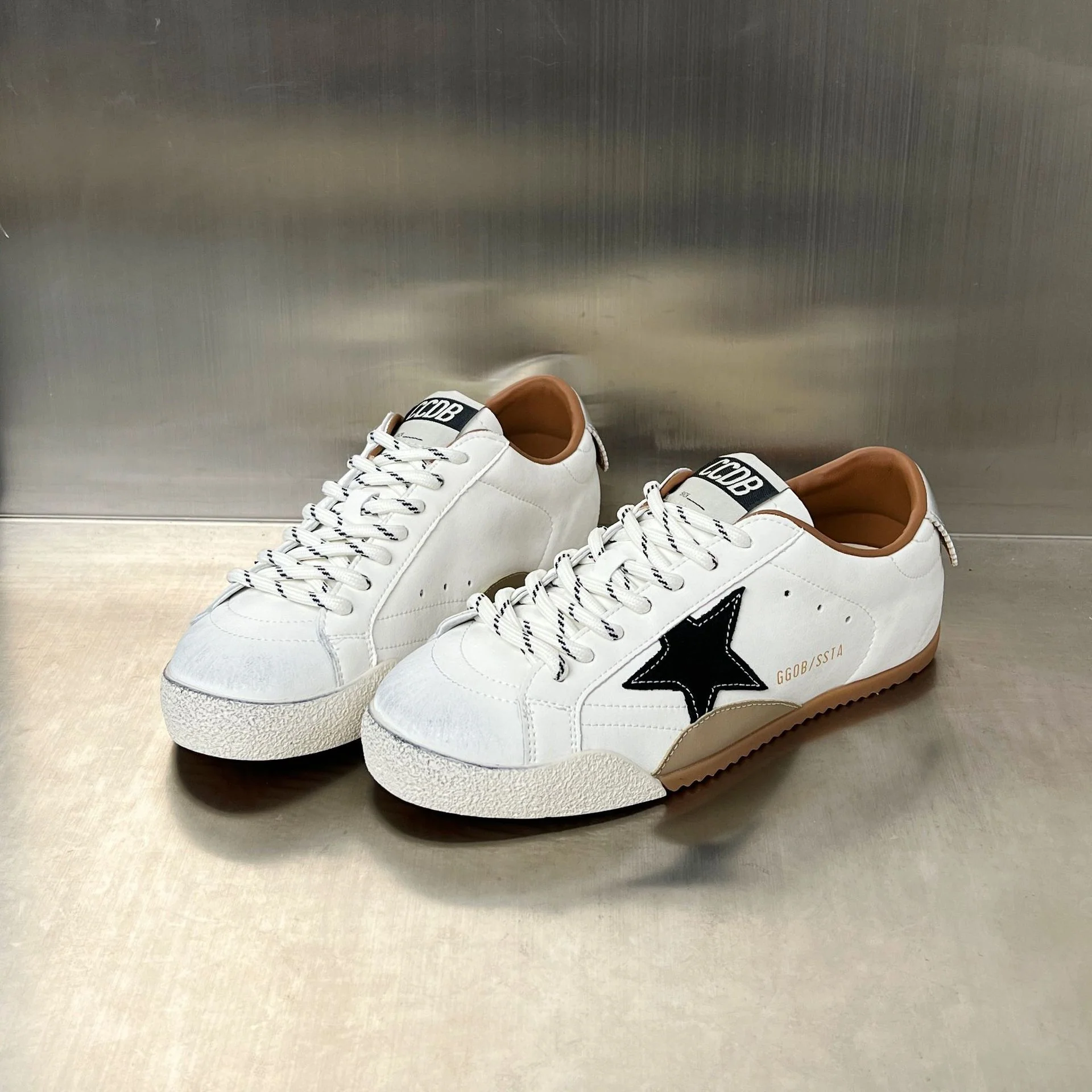 Damen Sneakers im sportlichen Design mit markantem Stern-Detail und ergonomischer Dämpfung Heidi Mode - Image 7
