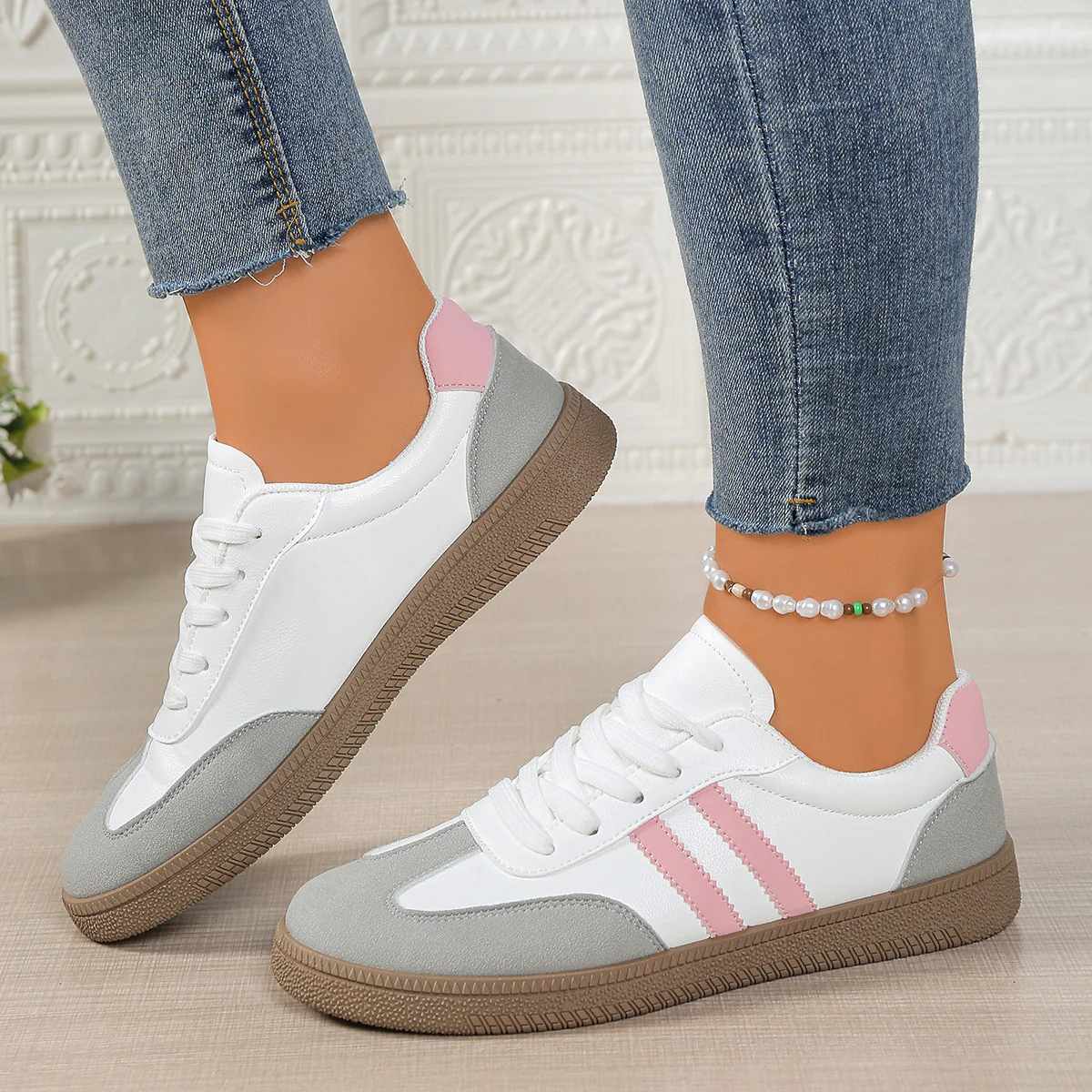 Damen Sneakers im sportlichen Design mit strukturiertem Obermaterial und rutschfester Sohle Heidi Mode - Image 2