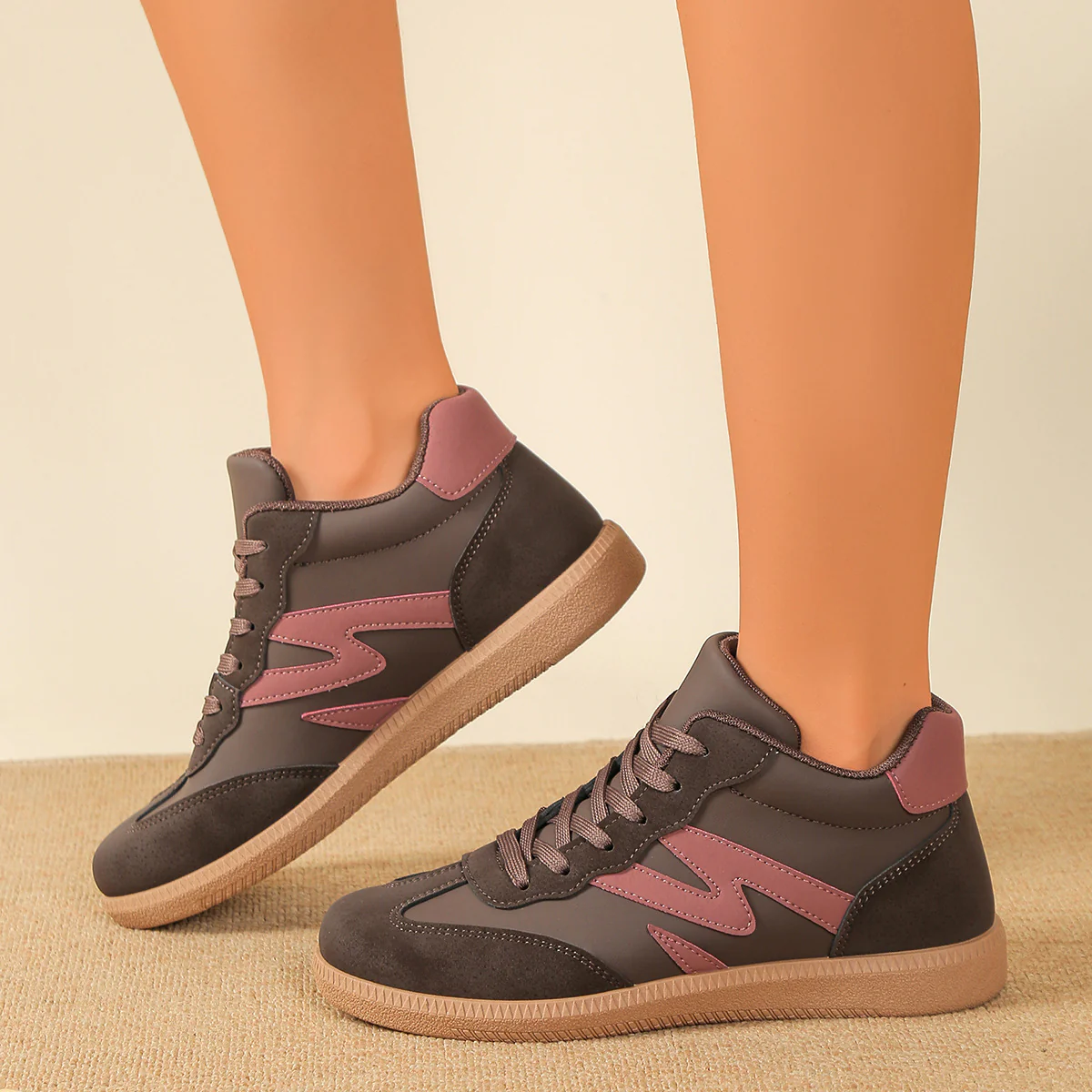 Damen Sneakers im sportlichen High-Top-Stil mit modischen Akzenten Heidi Mode - Image 6
