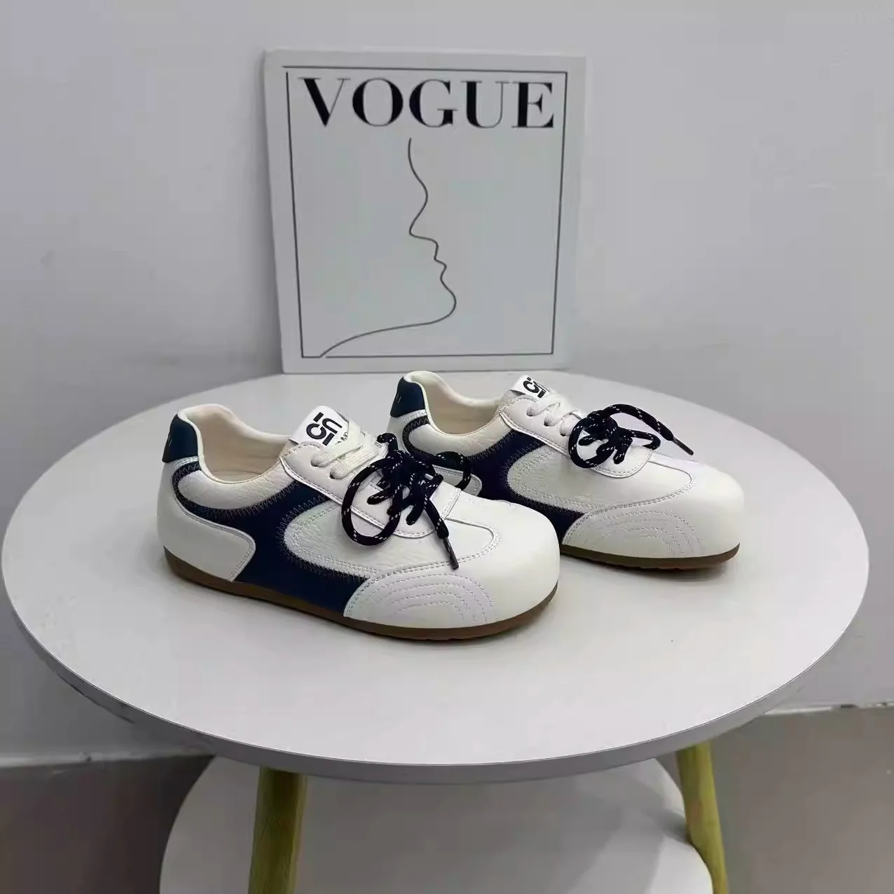 Damen Sneakers im sportlichen Retro-Design mit atmungsaktiver Oberfläche und rutschfester Sohle Heidi Mode - Image 3