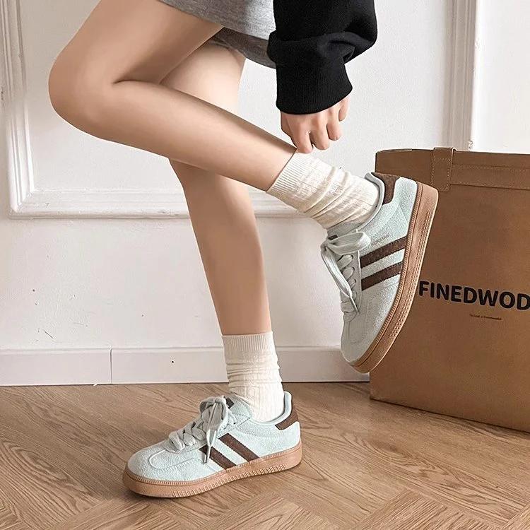 Damen Sneakers im sportlichen Retro-Look mit klassischen Akzenten Heidi Mode - Image 2