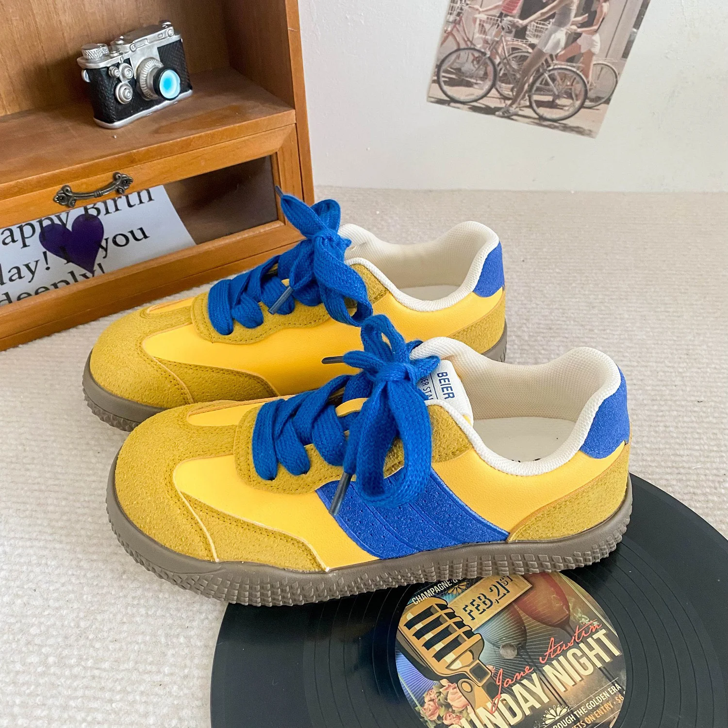 Damen Sneakers im sportlichen Retro-Stil mit atmungsaktiver Obermaterialstruktur und rutschfester Sohle Heidi Mode - Image 3