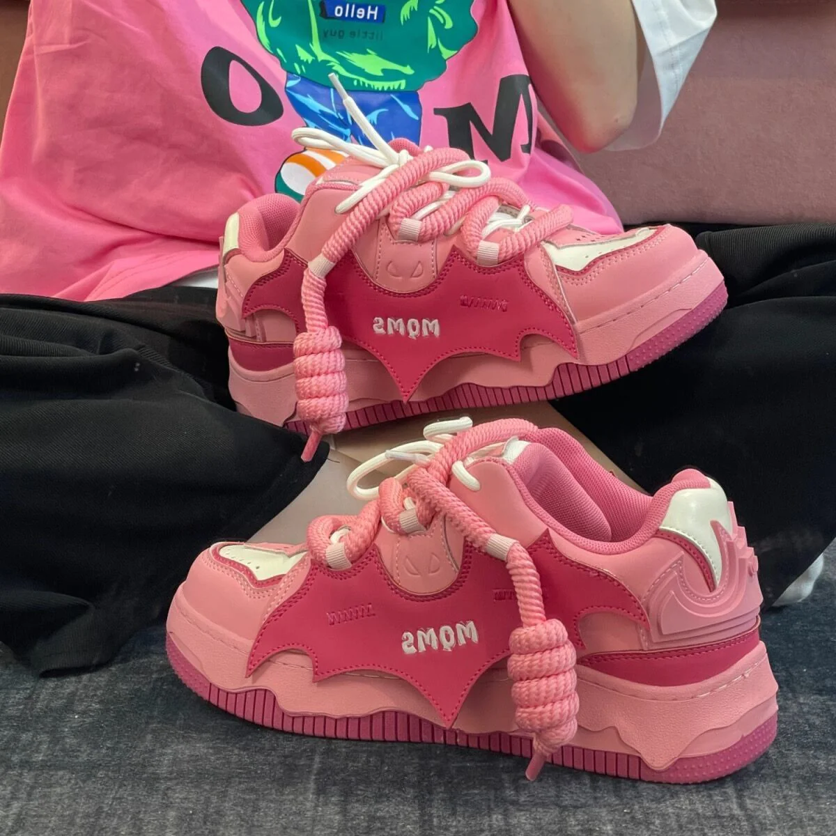 Damen Sneakers im verspielten Design mit einzigartigem Riemenverschluss und dämpfender Sohle Heidi Mode - Image 3