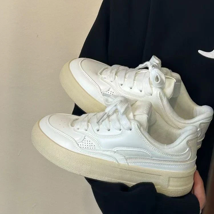 Damen Sneakers im zeitlosen Retro-Stil mit gepolsterter Innensohle und rutschfester Sohle Heidi Mode - Image 3