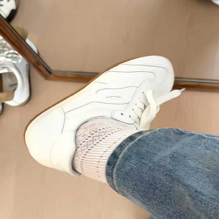Damen Sneakers mit antiskid Sohle und bequemer Polsterung Heidi Mode - Image 2