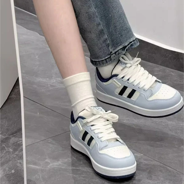 Damen Sneakers mit atmungsaktivem Obermaterial und klassischem Design Heidi Mode
