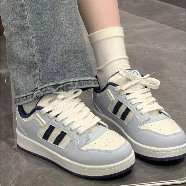 Damen Sneakers mit atmungsaktivem Obermaterial und klassischem Design Heidi Mode - Image 2