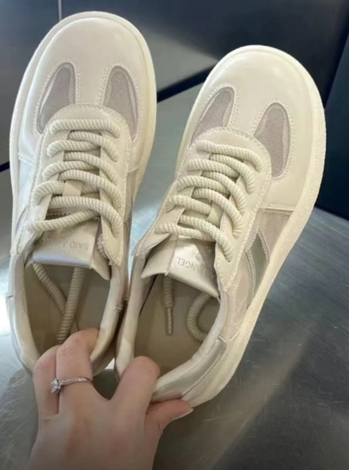 Damen Sneakers mit atmungsaktiver Mesh-Oberfläche und elegantem Design Heidi Mode - Image 6