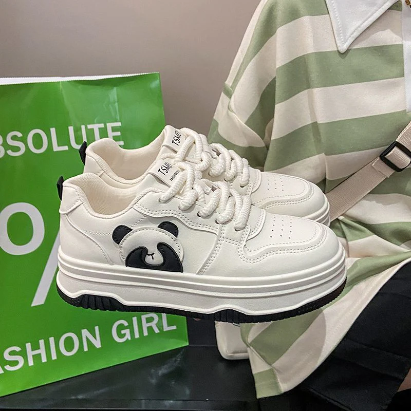 Damen Sneakers mit attraktivem Pandadesign von Heidi Mode - Image 2